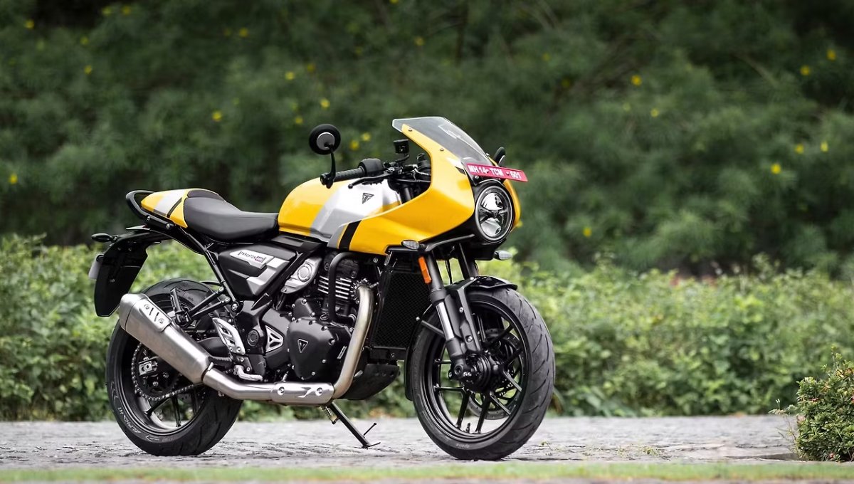 Bajaj Triumph Thruxton 400