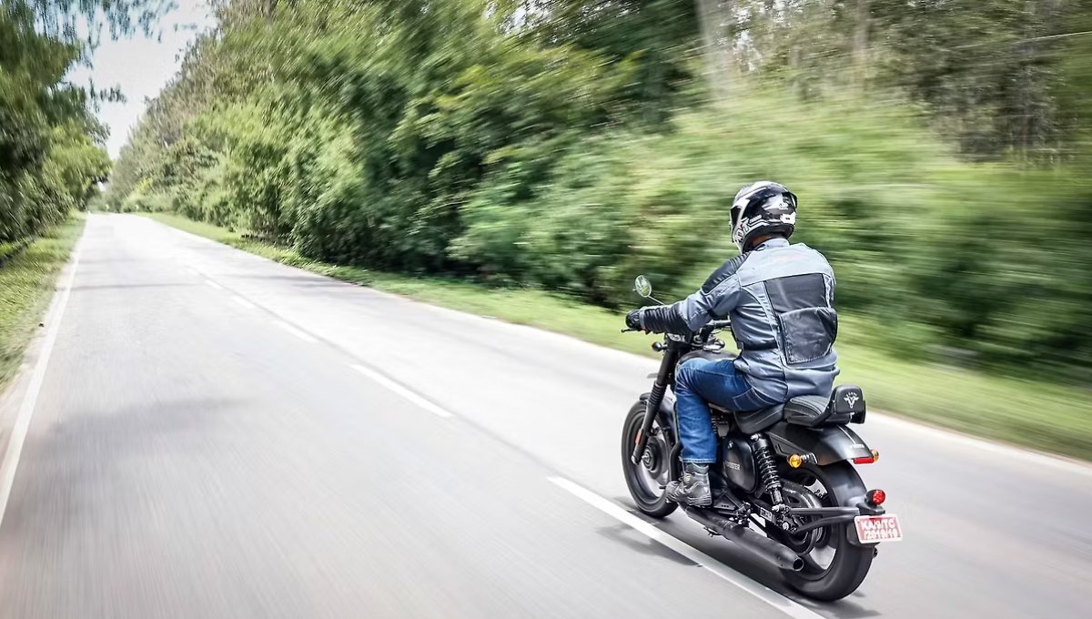 Yezdi Roadster Review