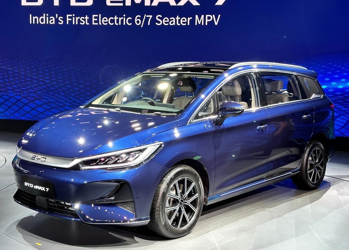 BYD eMAX 7